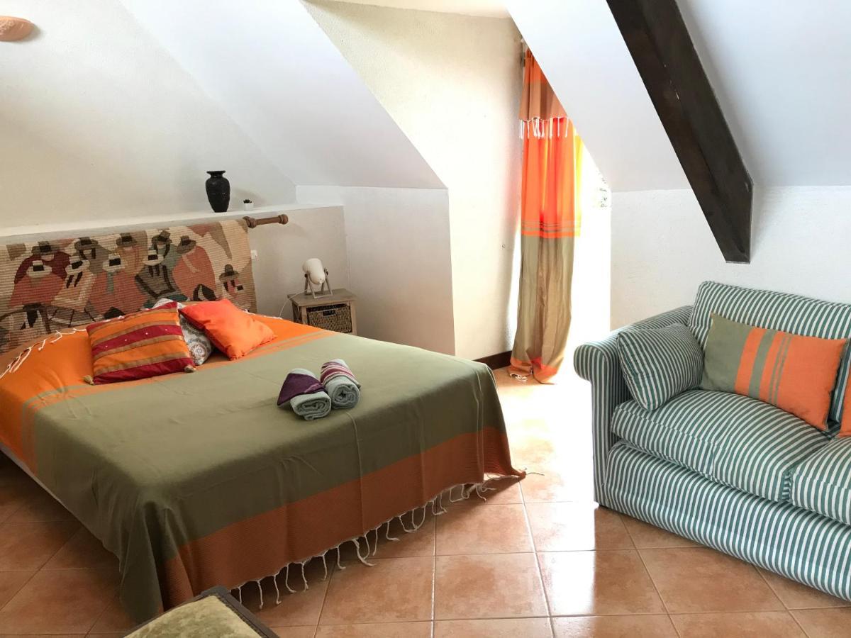 Domaine Du Lesty Bed & Breakfast Ambon Dış mekan fotoğraf