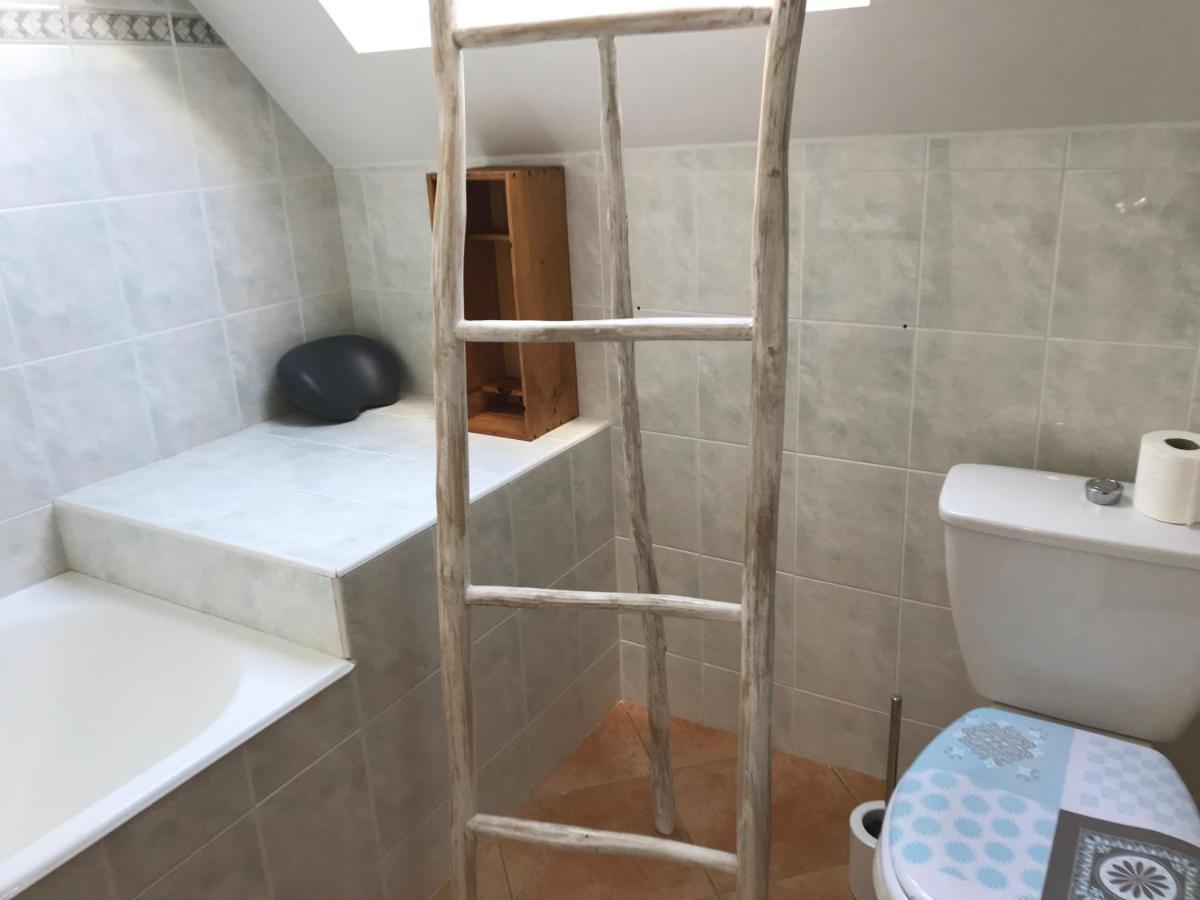 Domaine Du Lesty Bed & Breakfast Ambon Dış mekan fotoğraf